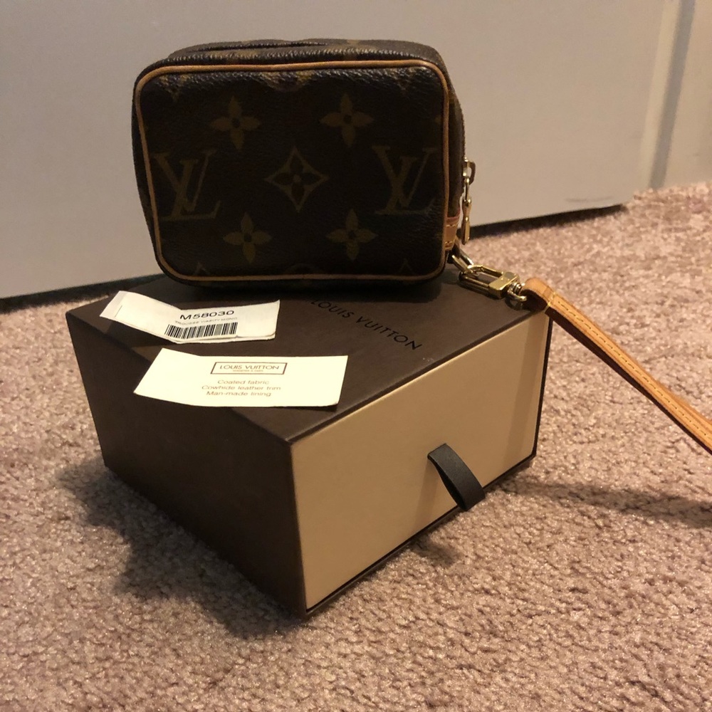 Louis Vuitton trousse wapity mono